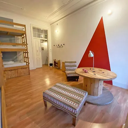 Lookout Hostel Lisbon